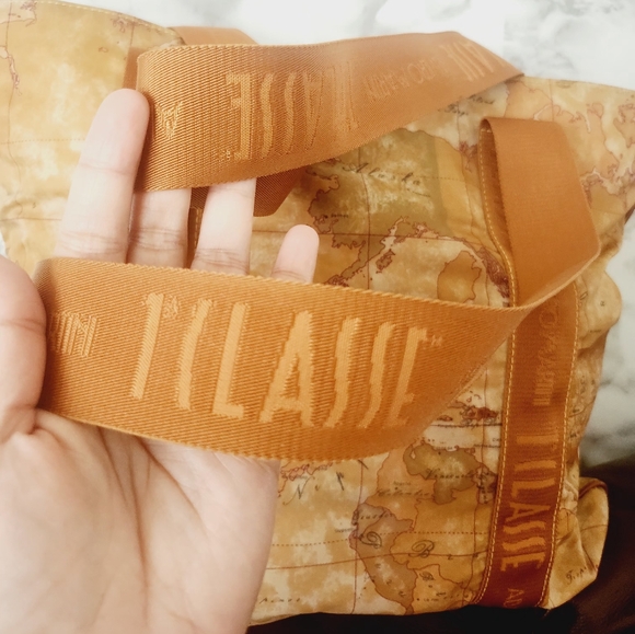 Sold!Original Alviero Martini tote bag - Picture 4 of 13